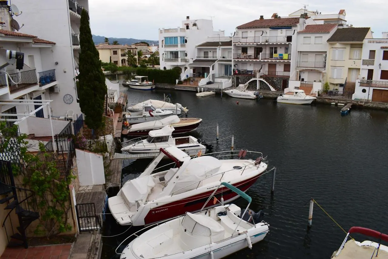Apartamento Con Bonitas Vistas Al Canal Ref 337 contacts